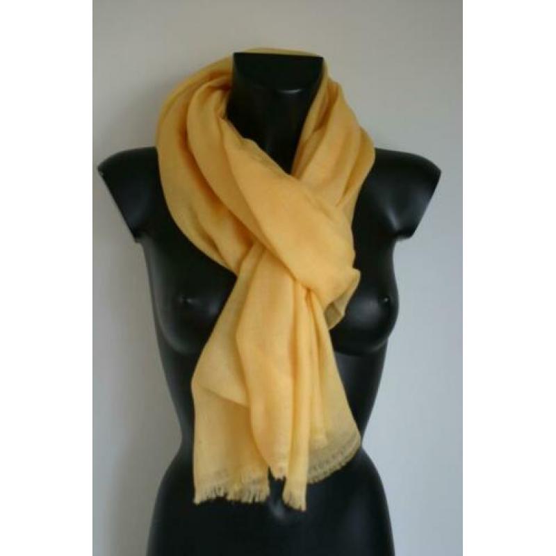 RINGCASHMERE CASHMERE zacht geel NU TIJDELIJK SLECHTS 55,00