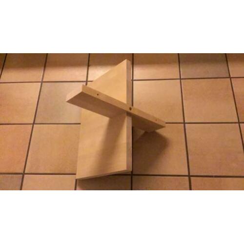 Te koop: 2 blank houten IKEA wandplanken, nieuw