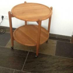 Te koop beuken houten bijzet tafeltje of serveer tafeltje