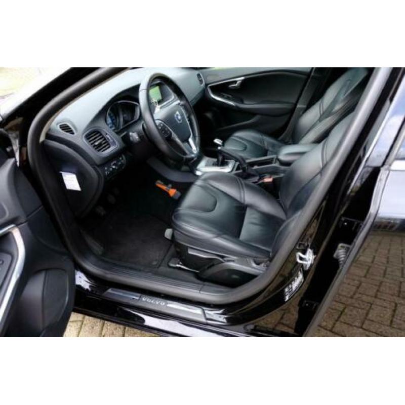 Volvo V40 2.0 D2 Summum Business Leer/Navi/Enz.