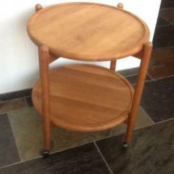Te koop beuken houten bijzet tafeltje of serveer tafeltje