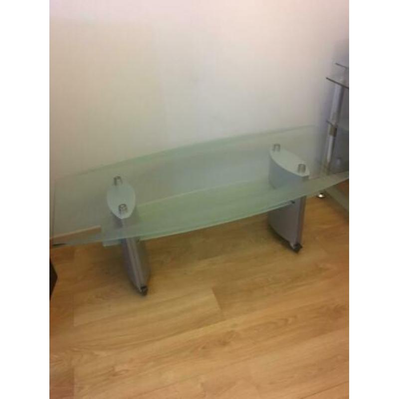 Tv-meubel,salon tafel en bureau van glas