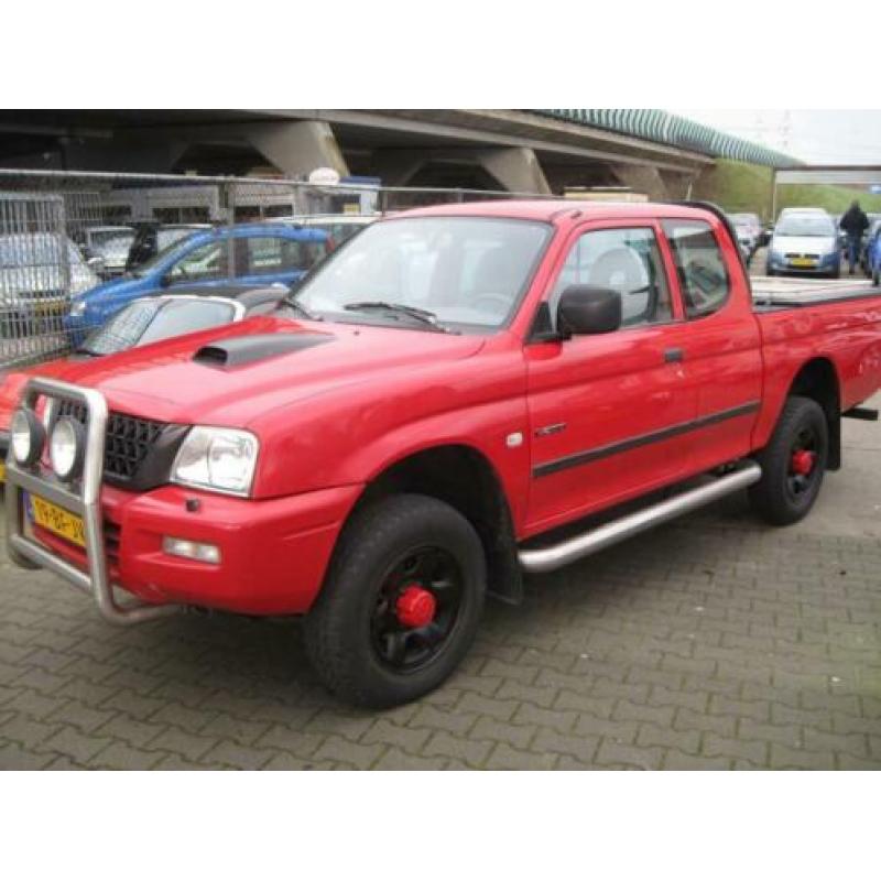 Mitsubishi L 200 2.5 TDi Club Cab 4x4 st bekr nap nw apk