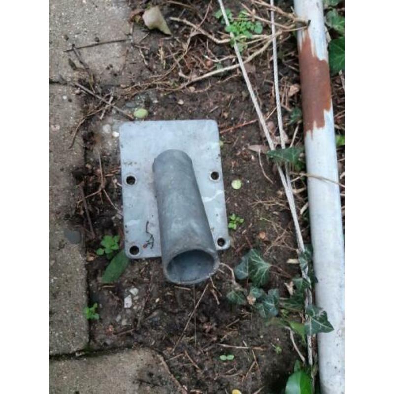 Metalen buis met ophangstuk