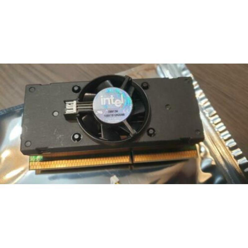 Intel Pentium III 450MHz 100MHz/512KB SL37C