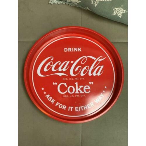 Mooi rood Coca Cola dienblad