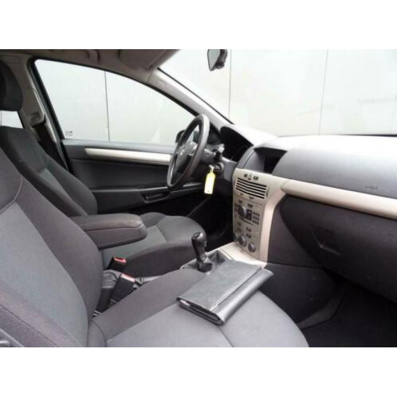 Opel Astra 1.6 Temptation ?? AIRCO ?? TREKHAAK! (bj 2007)