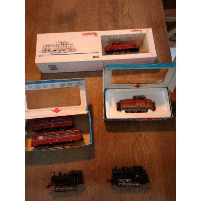Complete treinset rails locs en veel wagons