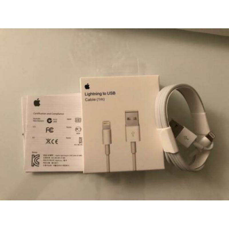 Originele Apple lader en evt ook adapter