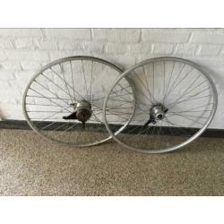 Setje 28 inch 7 vrs Nexus fietswielen in zeer goede staat
