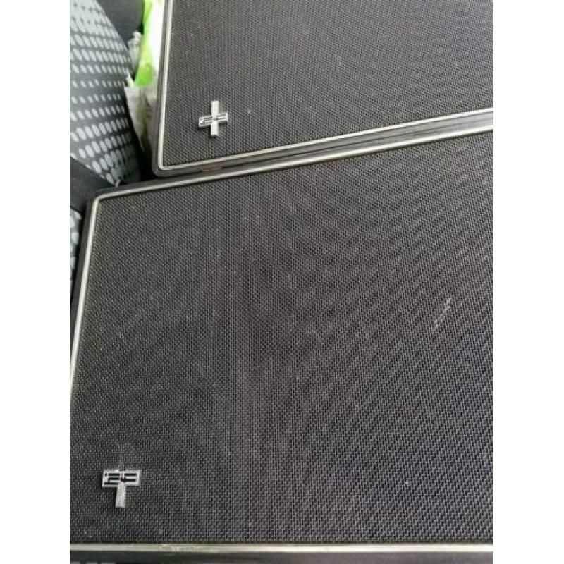 Speakers stereo