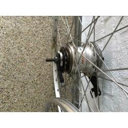 Setje 28 inch 7 vrs Nexus fietswielen in zeer goede staat