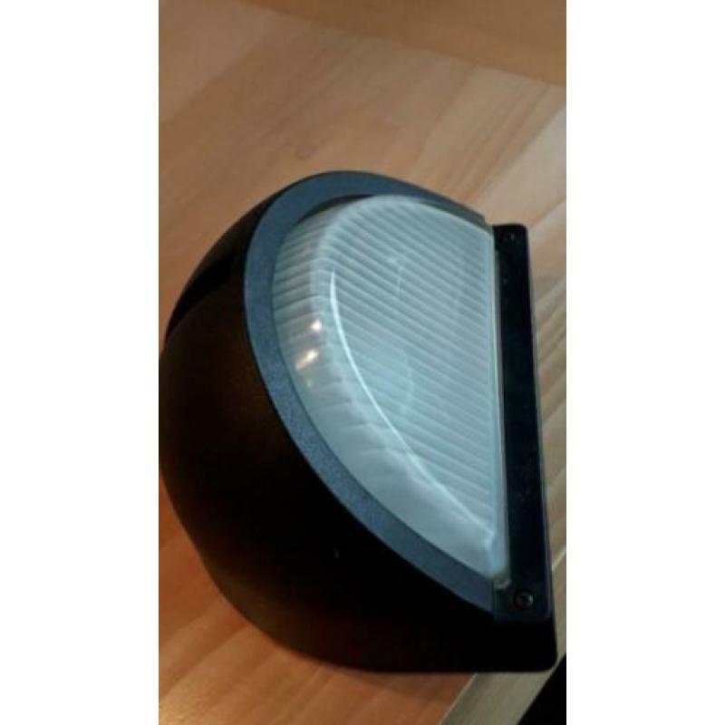 Nieuwe zwarte  prisma type polo binnen / buitenlamp made in