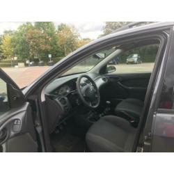 Ford Focus Wagon 2.0 16V Trend