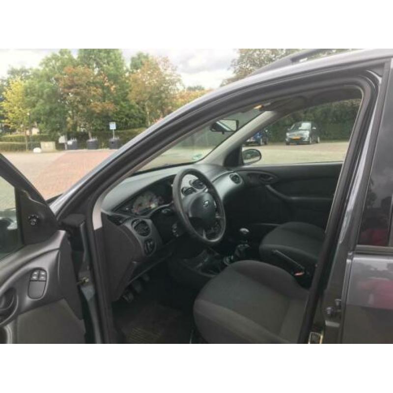 Ford Focus Wagon 2.0 16V Trend