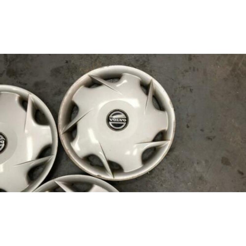Volvo wieldoppen origineel 15 inch