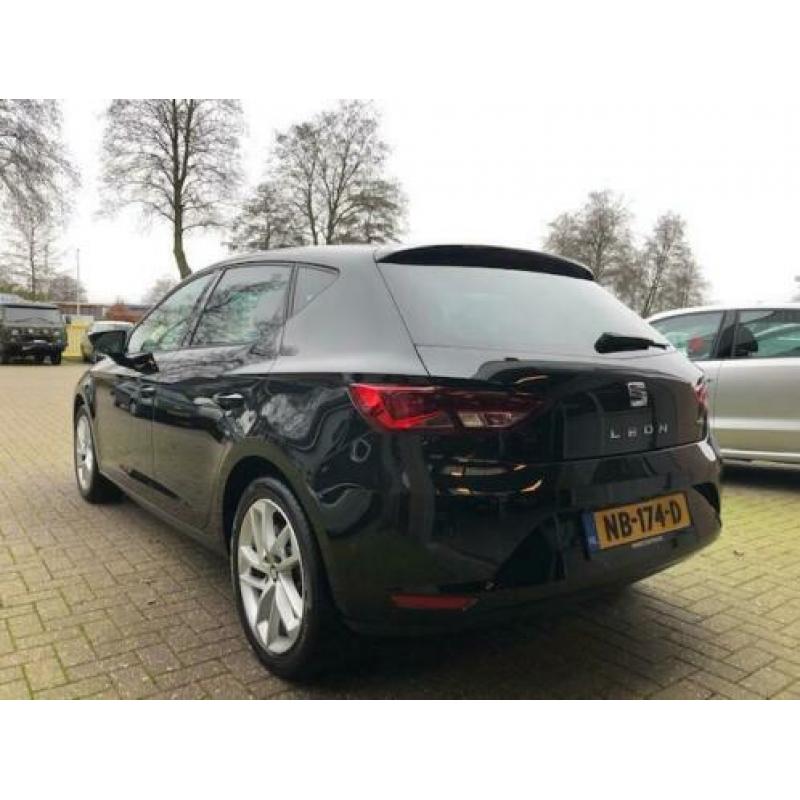 Seat Leon 1.4 TSI Connect Navigatie, Achteruitrijcamera, Pdc