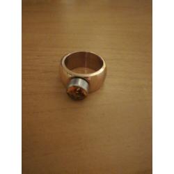 Melano ring rose kleurig met mooie setting