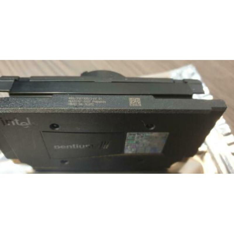 Intel Pentium III 450MHz 100MHz/512KB SL37C