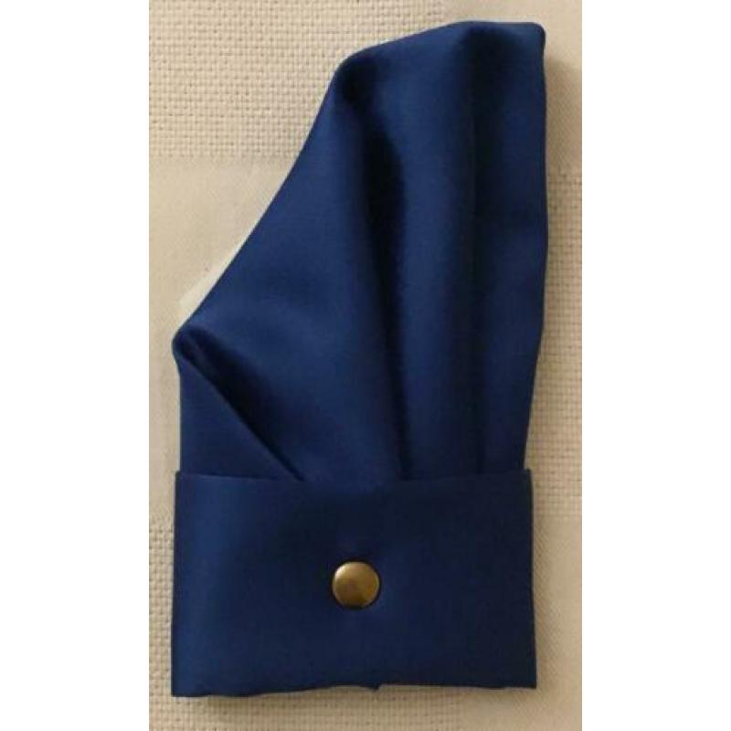 Nieuw blauw pochetje