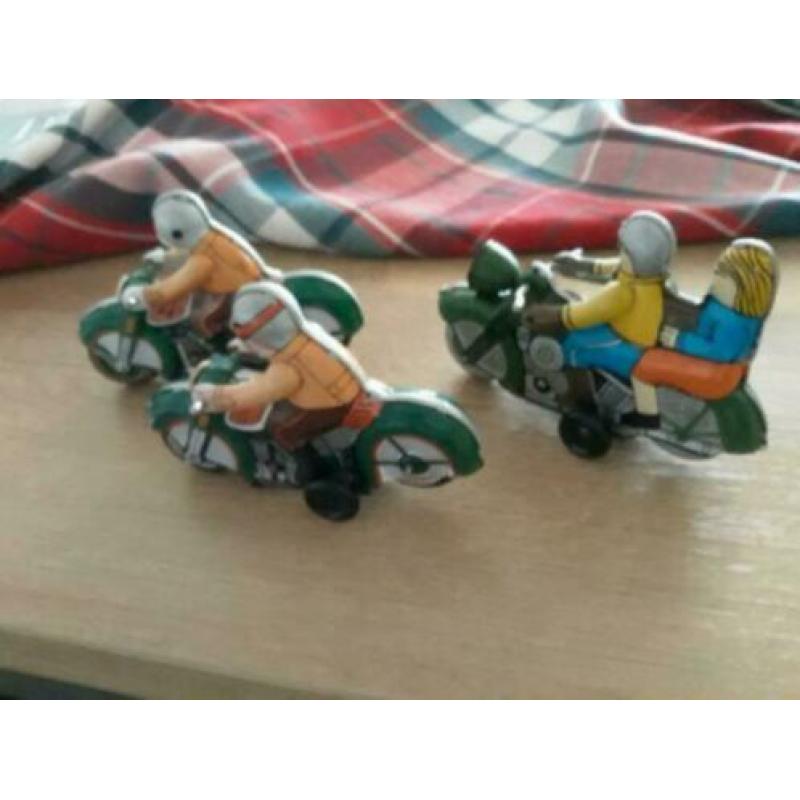 Blikken motortjes 3 st 11 cm