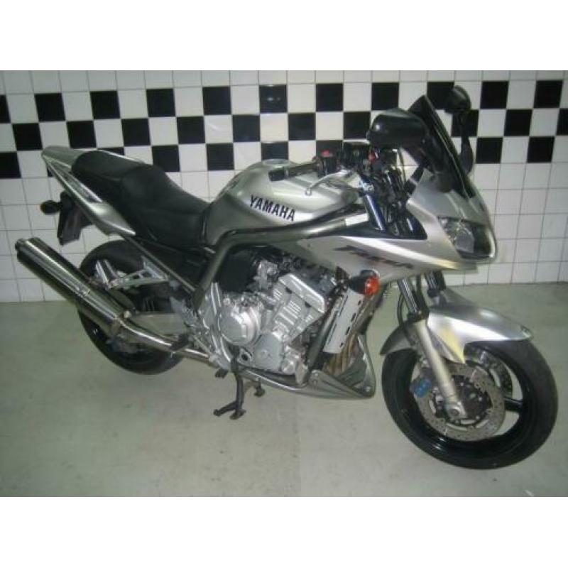 YAMAHA FZS 1000 FAZER (bj 2002)
