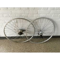 Setje 28 inch 7 vrs Nexus fietswielen in zeer goede staat