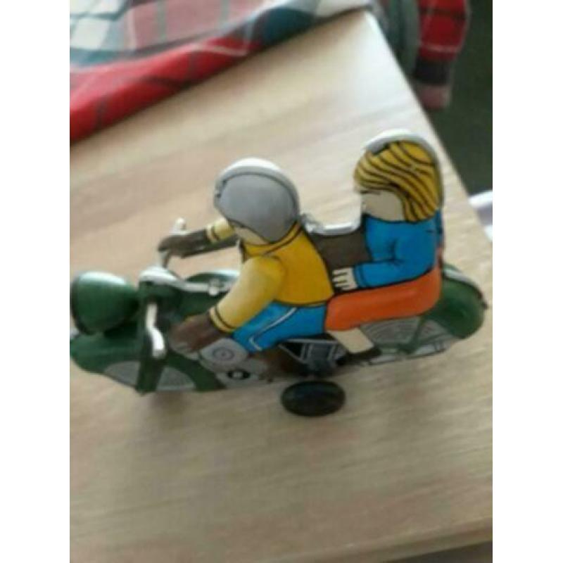 Blikken motortjes 3 st 11 cm