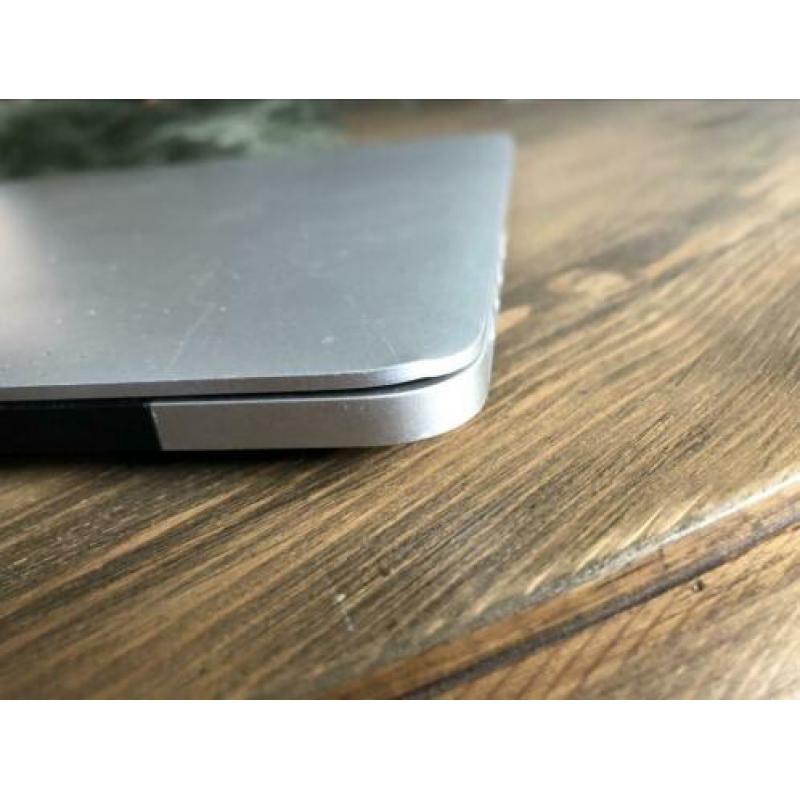 2012 MacBook Pro 15" Retina / i7 2,3 GHz / 8GB RAM / 256 GB