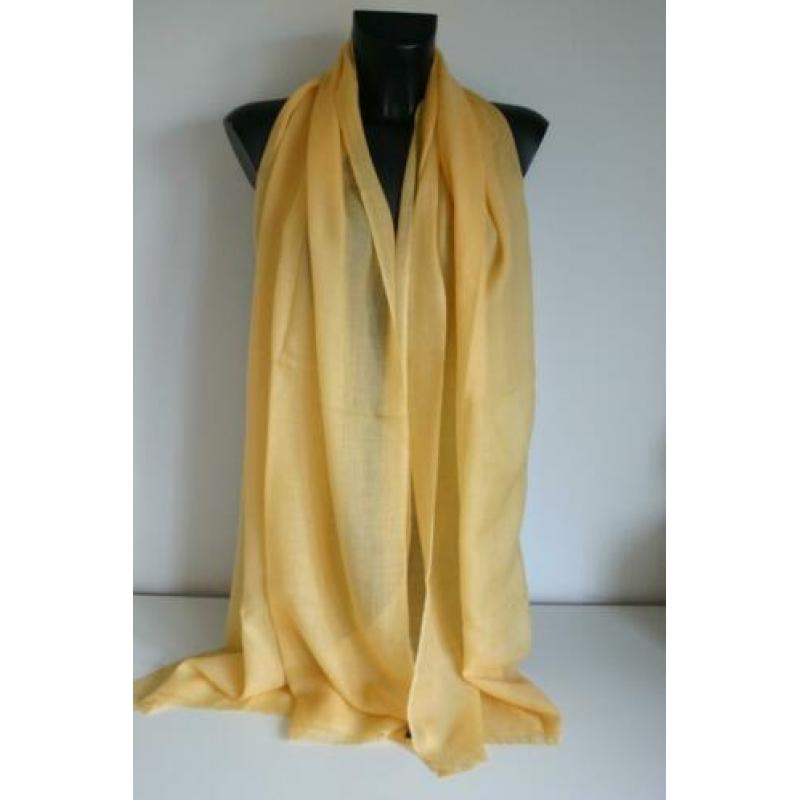 RINGCASHMERE CASHMERE zacht geel NU TIJDELIJK SLECHTS 55,00