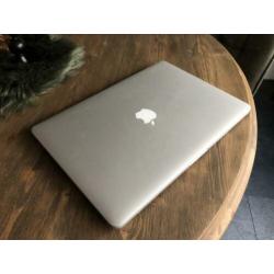 2012 MacBook Pro 15" Retina / i7 2,3 GHz / 8GB RAM / 256 GB