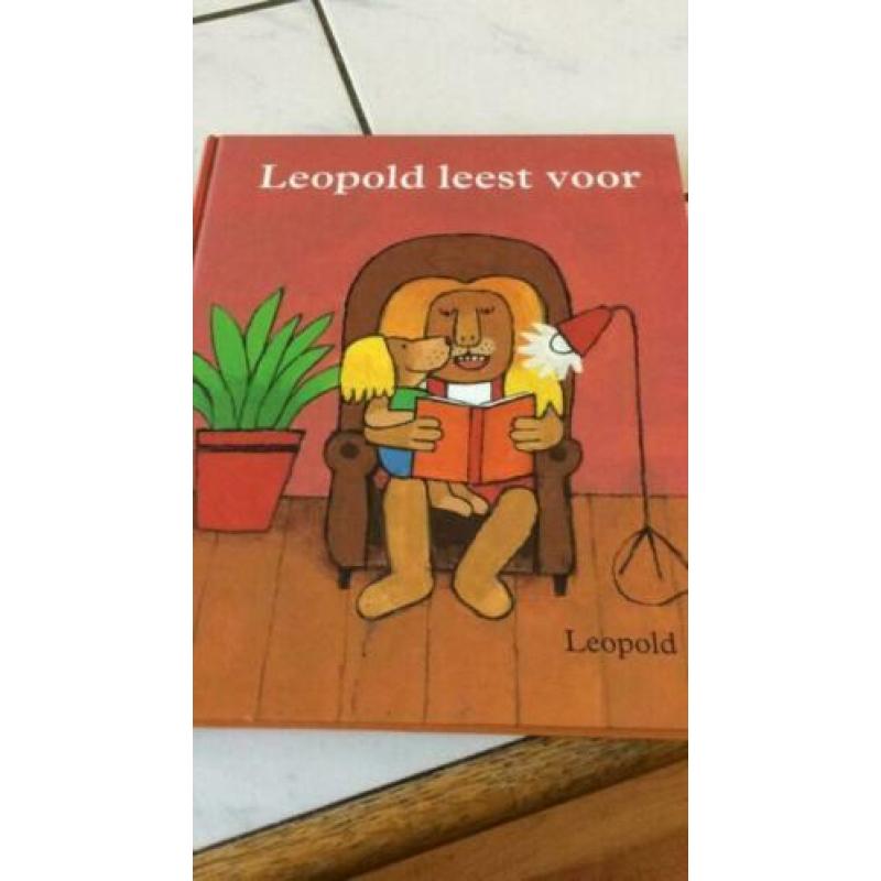 Leopold leest voor