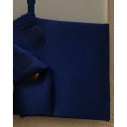 Nieuw blauw pochetje