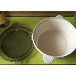 Retro Tupperware Wave 200 Pan.