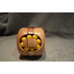 Houten kubus puzzel