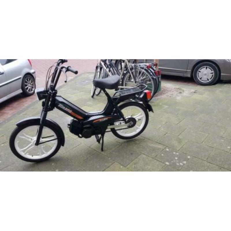 Zeer nette tomos start en rijd helemaal goed zie adv en foto