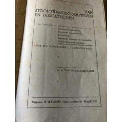 Boek Stoomtramlcoomotieven en treinen