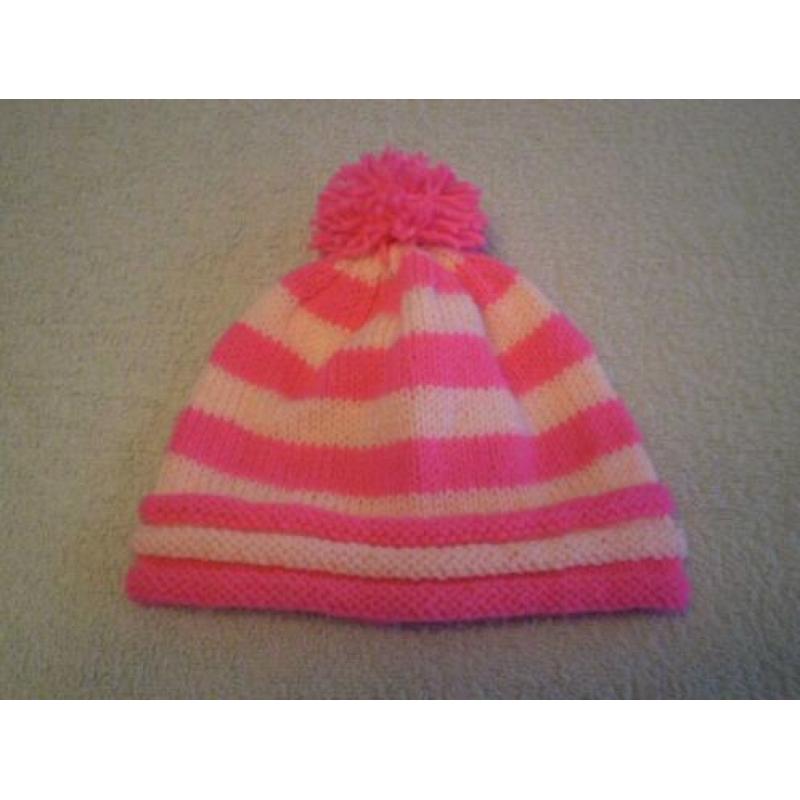 21-2 LEUKE BABYMUTSJES met PONPON eventueel met babyslofjes