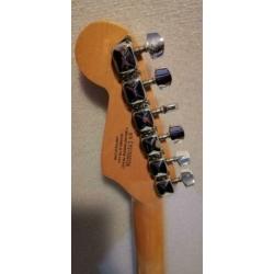 Squire gitaar model Strat, in zeer goed staat + combo.