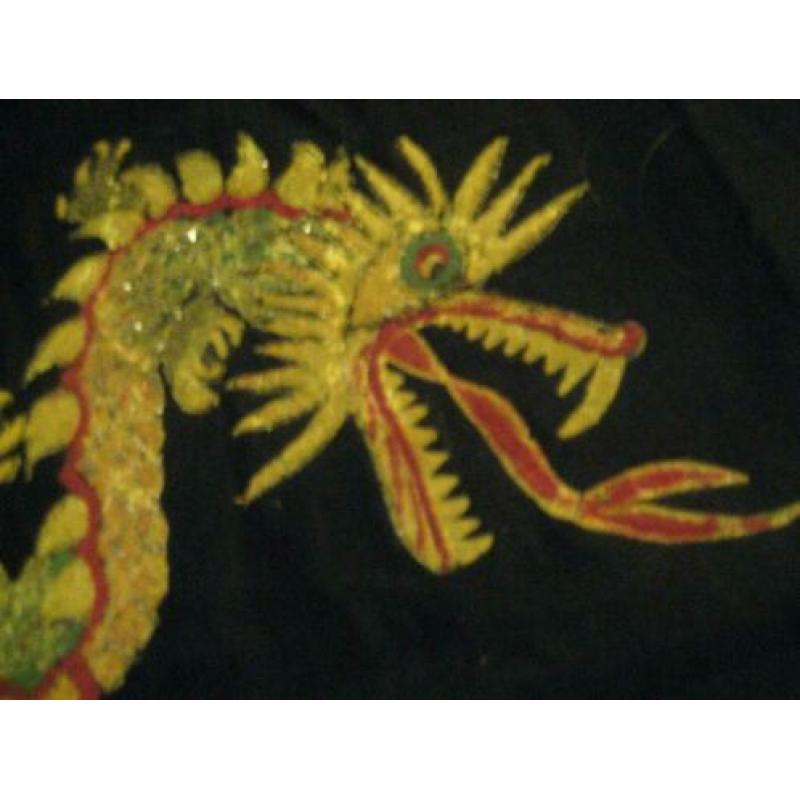 Oude JAPANSE DRAAK zwarte ondergrond met goudopdruk 70x100