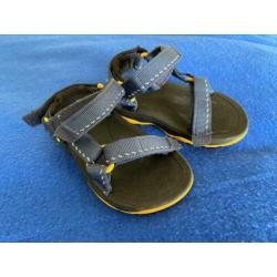 Teva sandalen maat 21