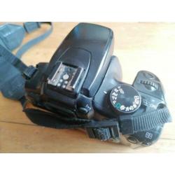 Canon EOS 400D Body. Incl 1gb CF geheugenkaart, lader, doos