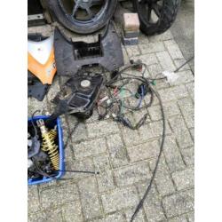 Kymco onderdelen oa voorfork, wielen, cockpit etc
