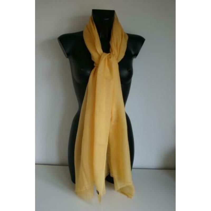 RINGCASHMERE CASHMERE zacht geel NU TIJDELIJK SLECHTS 55,00