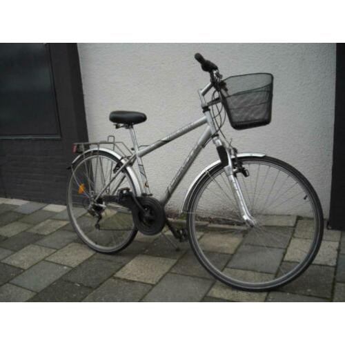 Unisex boodschappenfiets te koop in goede staat, met mandje