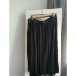 Gave plisse rok.zwart. nieuw. Merk esprit. Mt 40