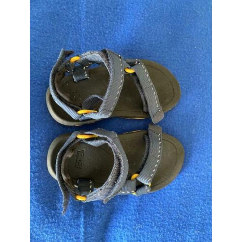 Teva sandalen maat 21