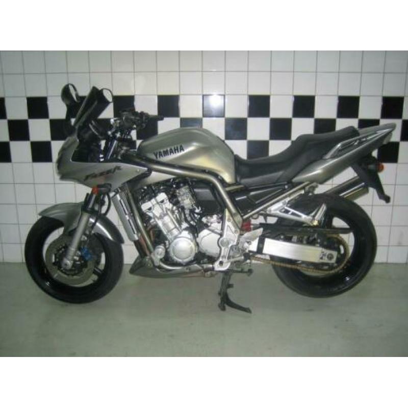 YAMAHA FZS 1000 FAZER (bj 2002)