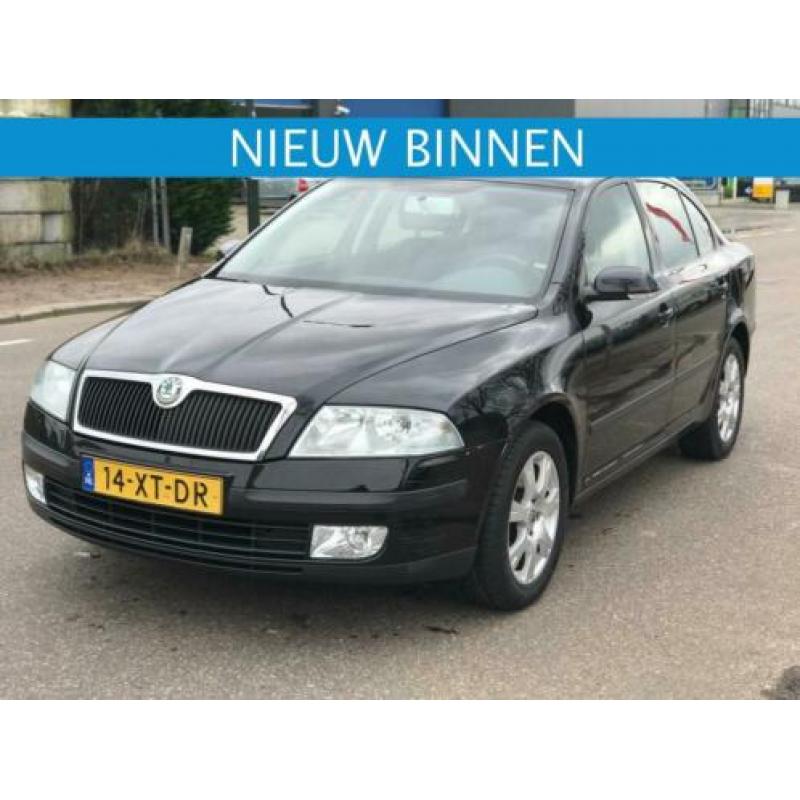 Skoda Octavia 1.6 Ambiente Airco/Dealer Onderhouden