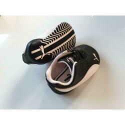 Puma babyschoentjes maatje 17 nieuwstaat